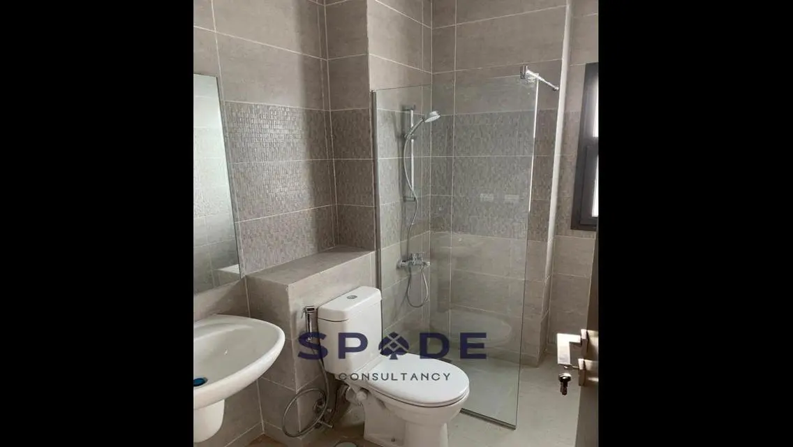 Apartment for rent in Eastown under market price