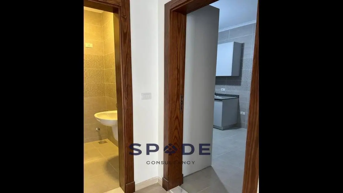 Apartment for rent in Eastown under market price