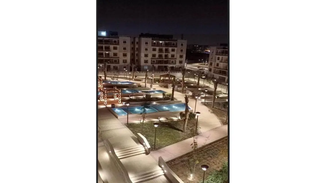 شقه للبيع في القاهره الجديده امام الرحاب بوابه24