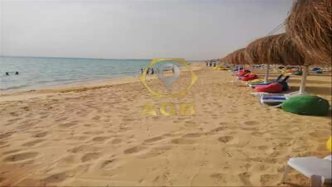 للبيع شاليه105م جاردن105م س لوكس نزهه بيتش راس سدر