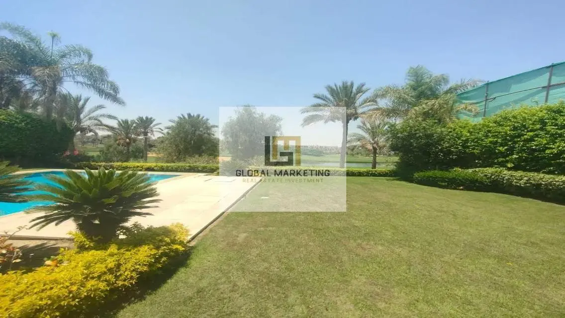 فيلا فيو مميز علي الجولف ب قطامية ديونز للايجار