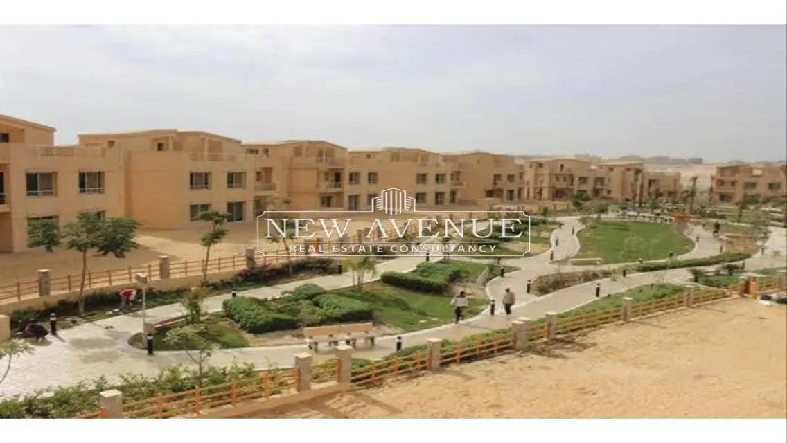 فيلا مستقلة جاهزة للسكن في أسوار ريزيدنس موقع مميز