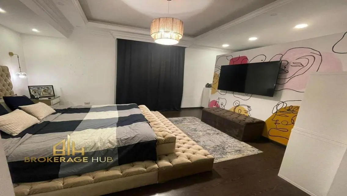 شقة للبيع بالمطبخ والتكييفات في هايد بارك