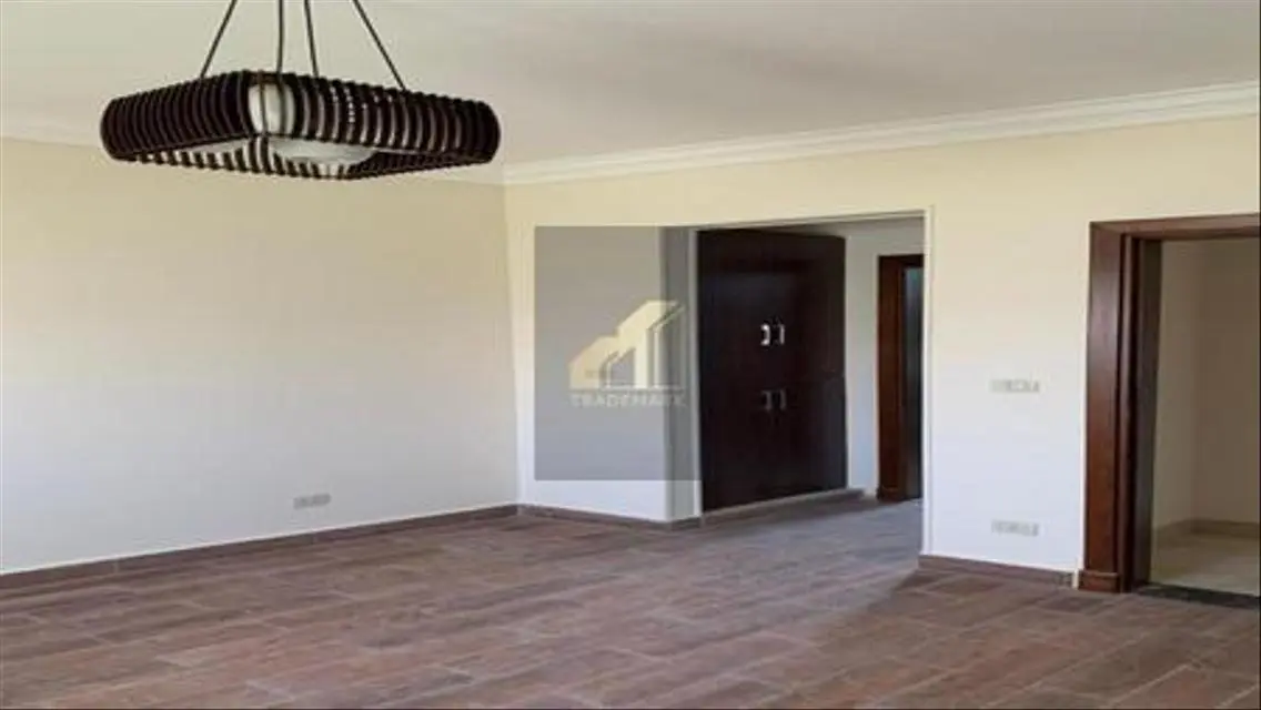 apartment with kitchen and ac\s prime location