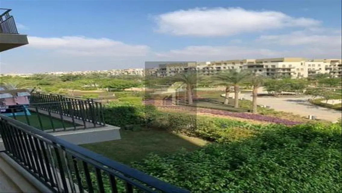 apartment with kitchen and ac\s prime location