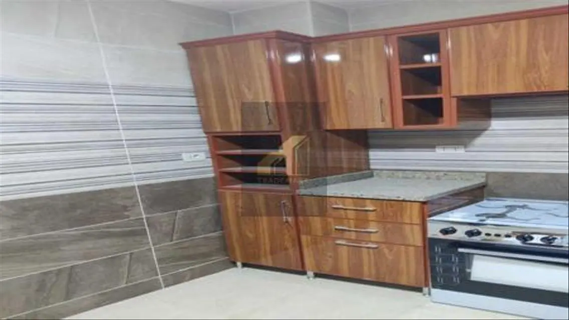 apartment with kitchen and ac\s prime location