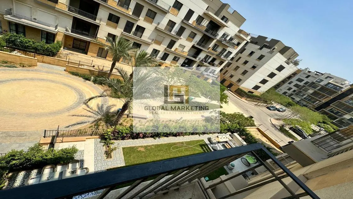 apartment super lux fully furnished in Eastown .