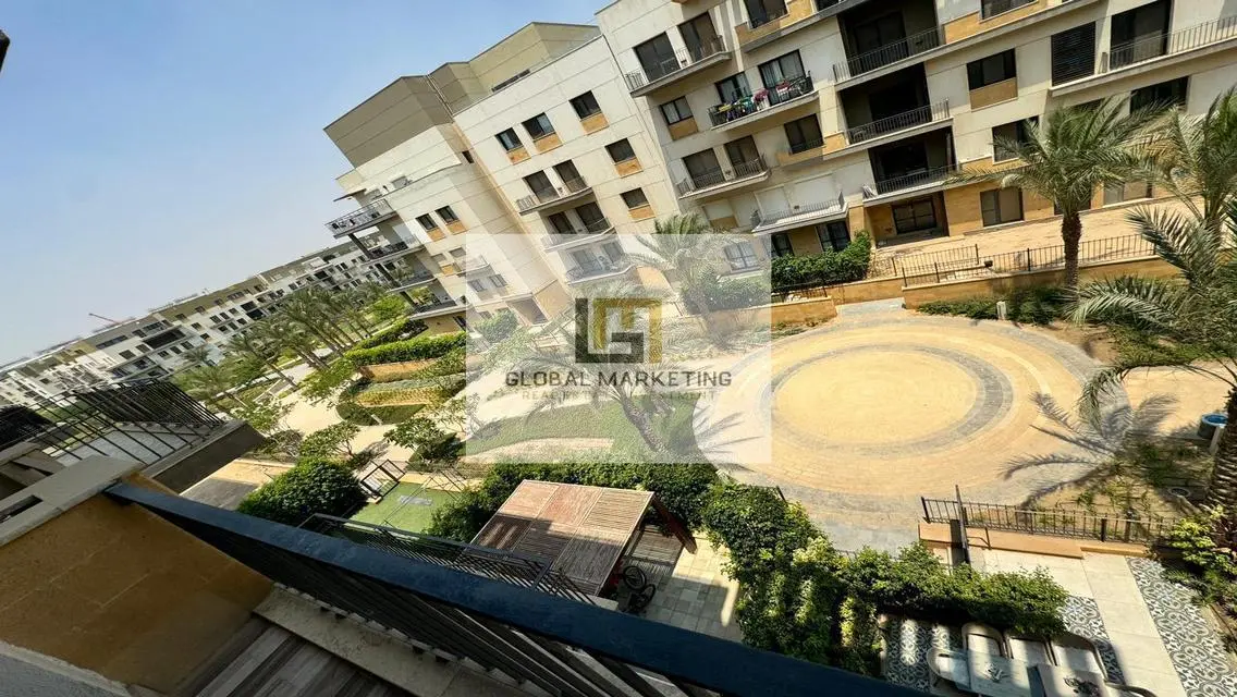 apartment super lux fully furnished in Eastown .