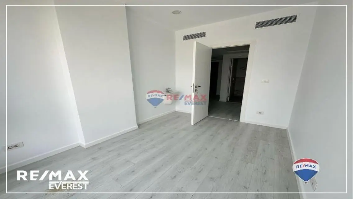 Clinic 61m for rent in Arkan medical