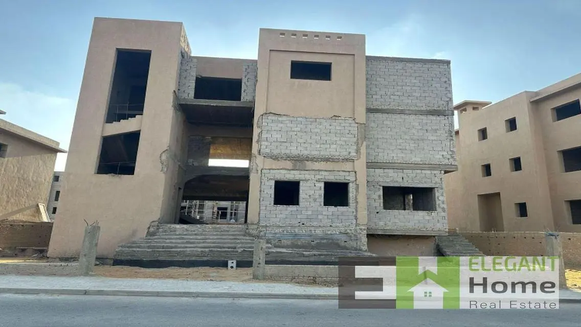 Standalone 2nd row golf for sale in Katameya dunes