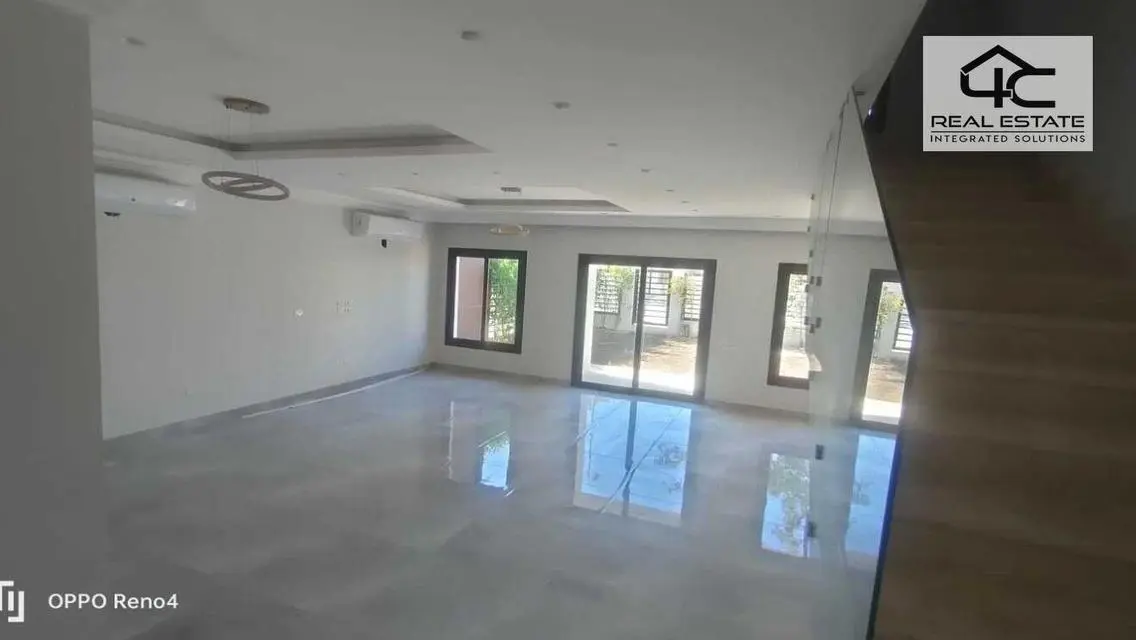 Villa corner 250m 4room fully finished Hyde Park