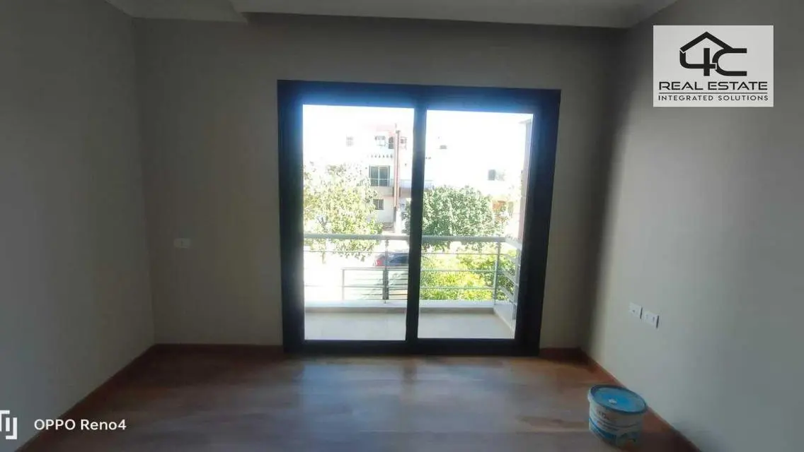 Villa corner 250m 4room fully finished Hyde Park