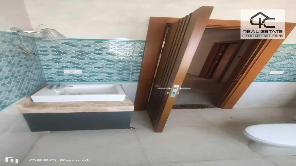 Villa corner 250m 4room fully finished Hyde Park
