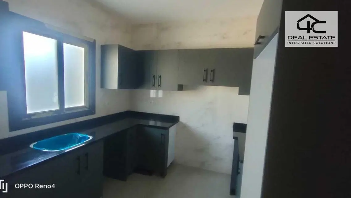 Villa corner 250m 4room fully finished Hyde Park