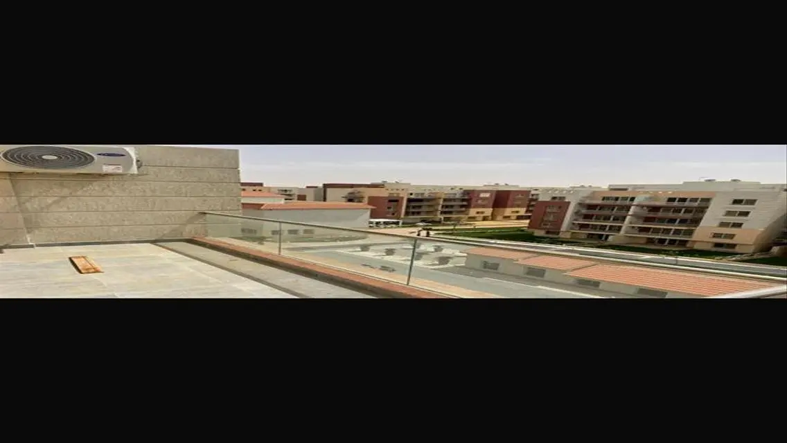 بنتهاوس للبيع مجهز بالكامل مع التكييفات.
