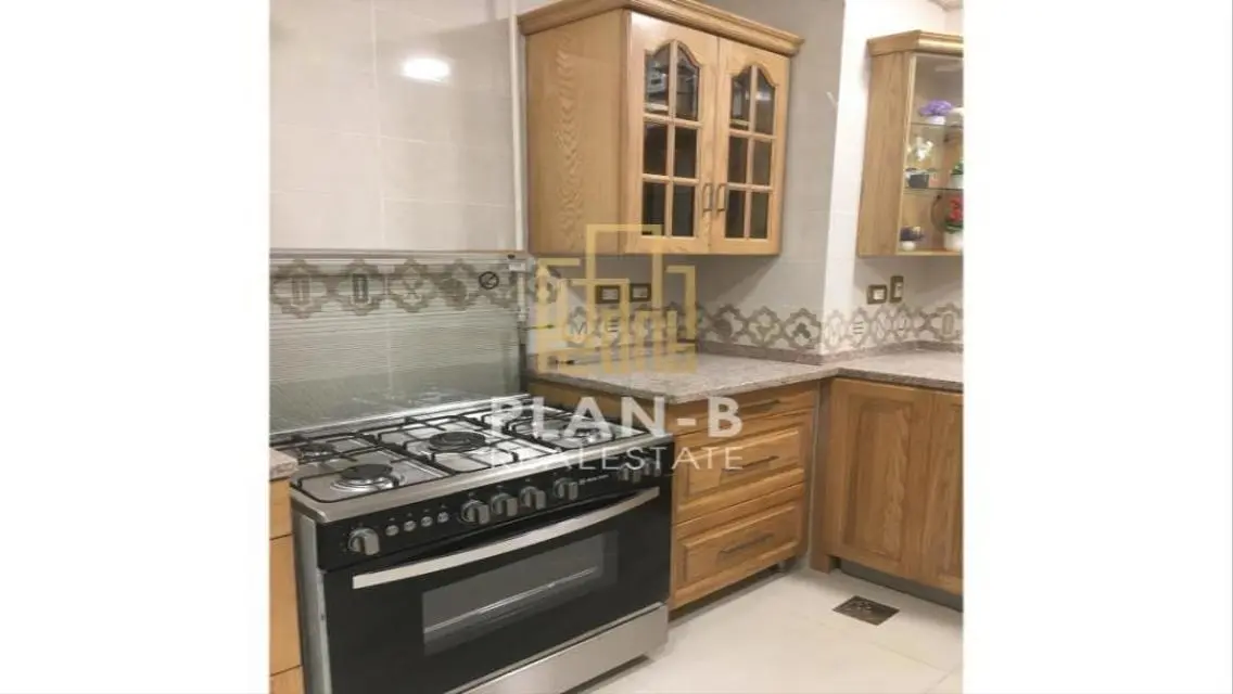شقة بكامل اجهزة المطبخ في وان16 بيفرلي هيلز