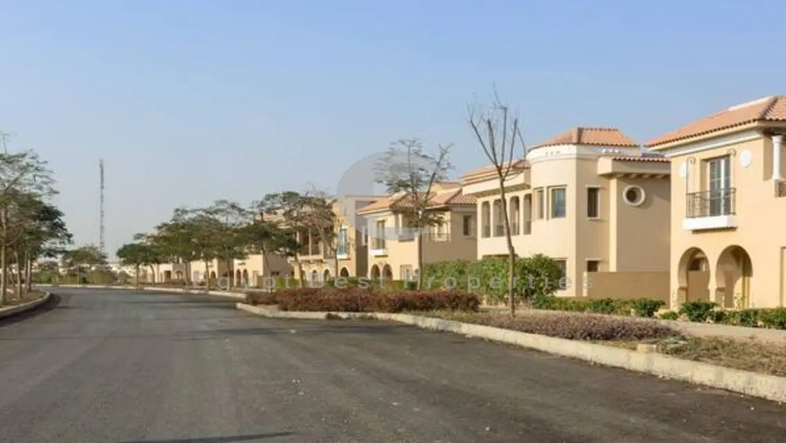 a Separate Villa For Sale in Hyde Park 325 Sqm