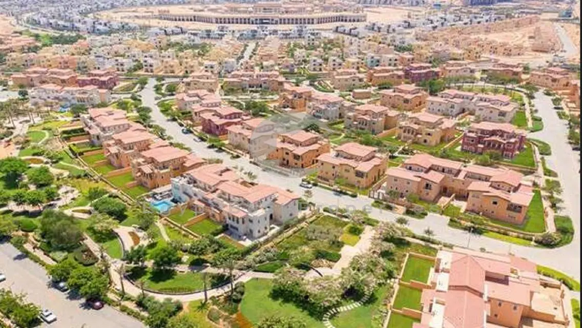 a Separate Villa For Sale in Hyde Park 325 Sqm