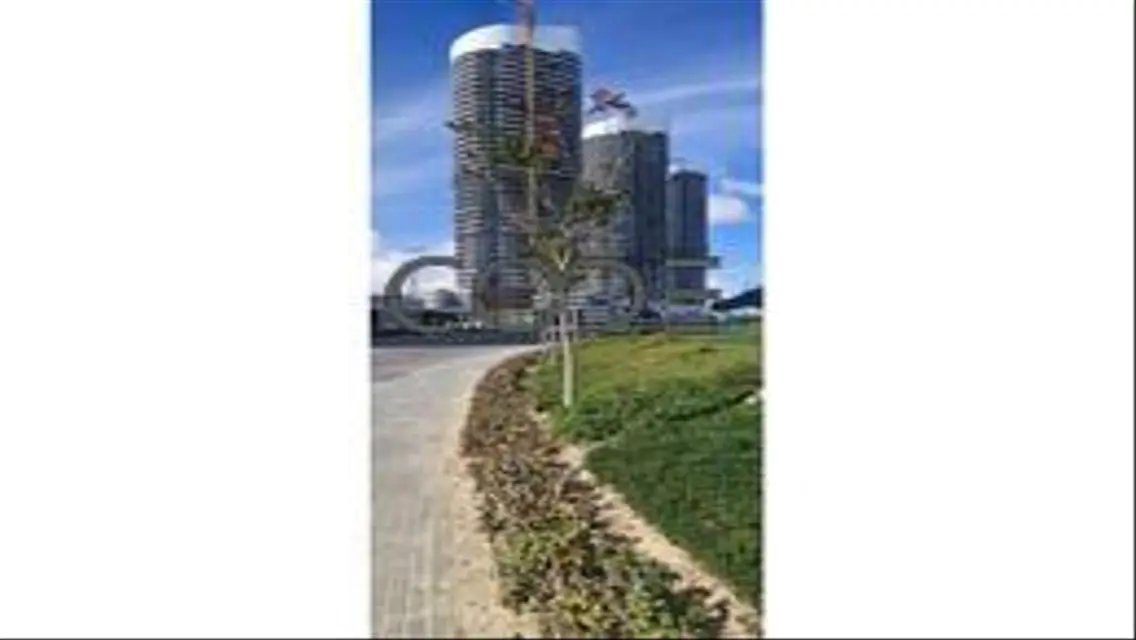 Resale-ubit with the largest sea view-parking slot