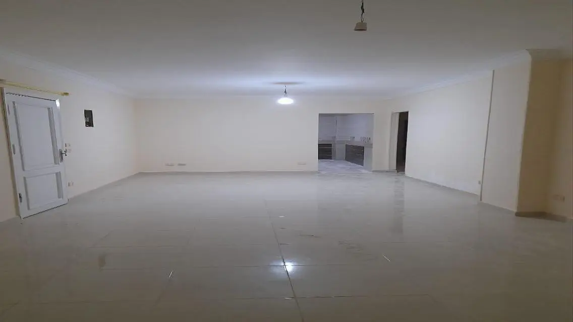 شقة فاخرة للإيجار بمساحة 5500 متر