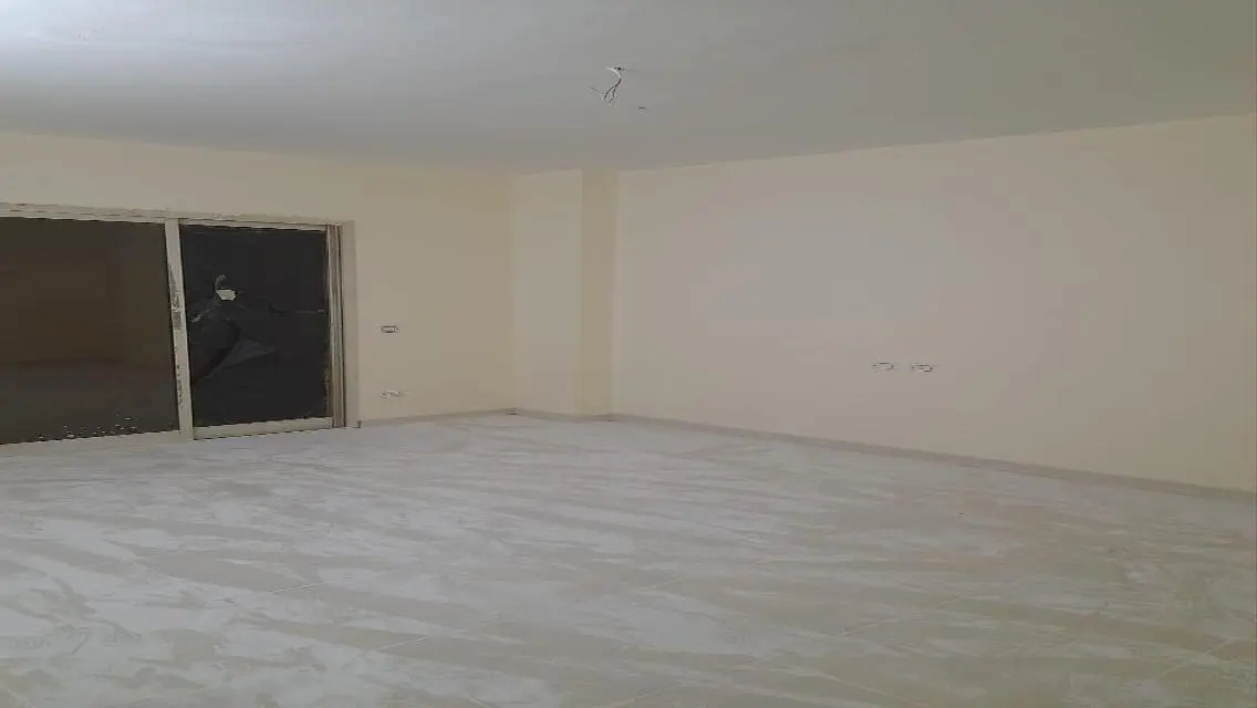شقة فاخرة للإيجار بمساحة 5500 متر
