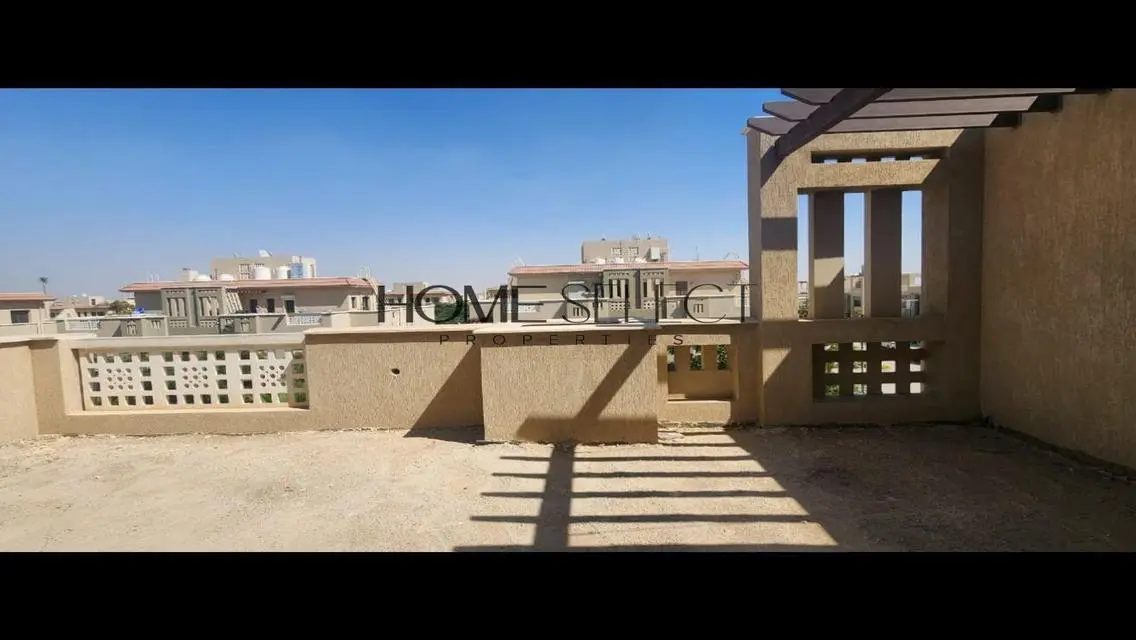 توين فيلا بسعر مميز و موقع رائع - جرين ٤