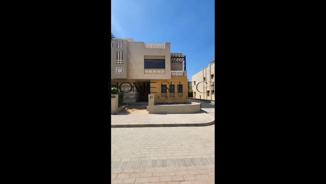 توين فيلا بسعر مميز و موقع رائع - جرين ٤