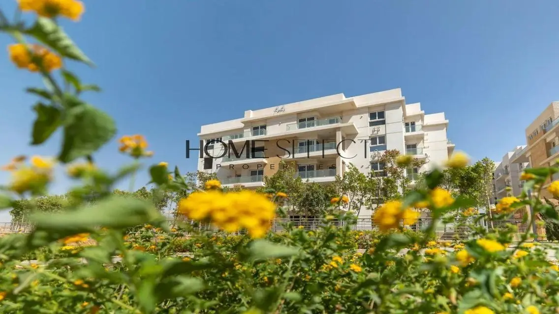 Corner 3 Bedroom + Garden - MV I-City October