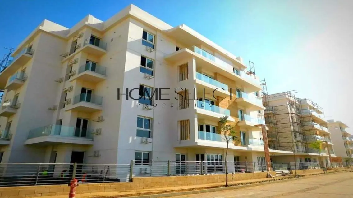 Corner 3 Bedroom + Garden - MV I-City October