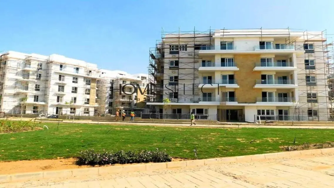 Corner 3 Bedroom + Garden - MV I-City October
