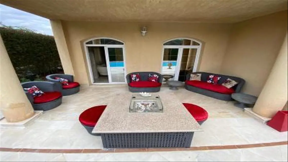 Luxury Apartment in Al-Bayan with Private Pool and Garden