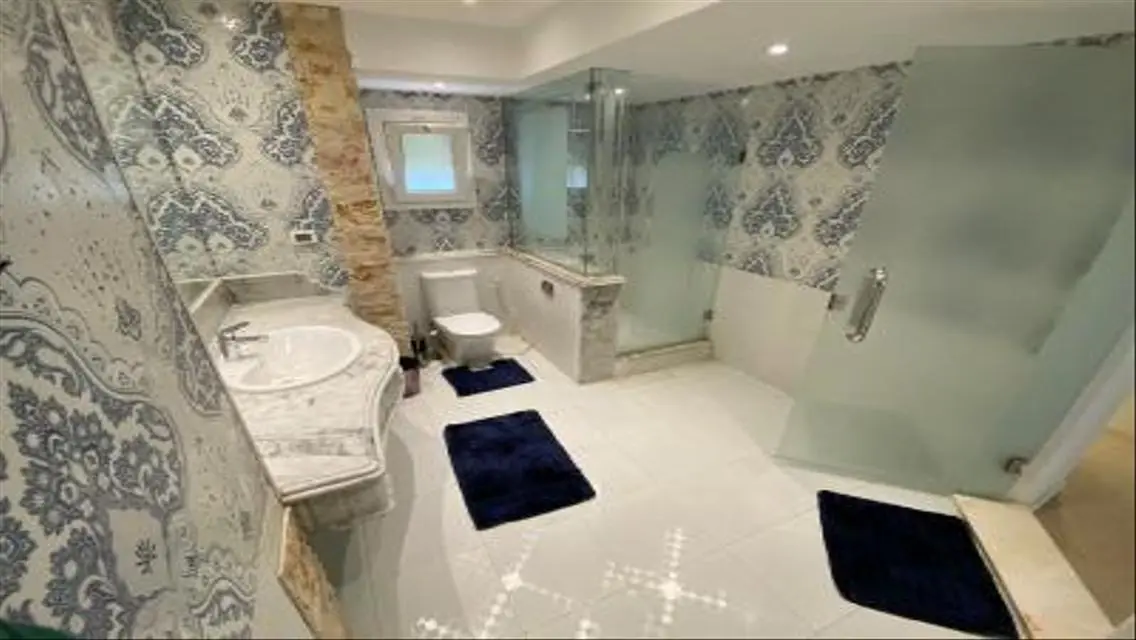 Luxury Apartment in Al-Bayan with Private Pool and Garden