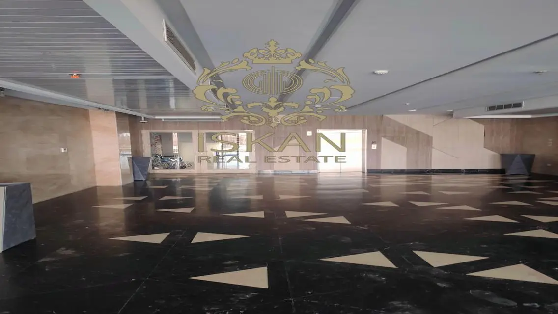 clinic for rent next to Mall of Arabia,under price