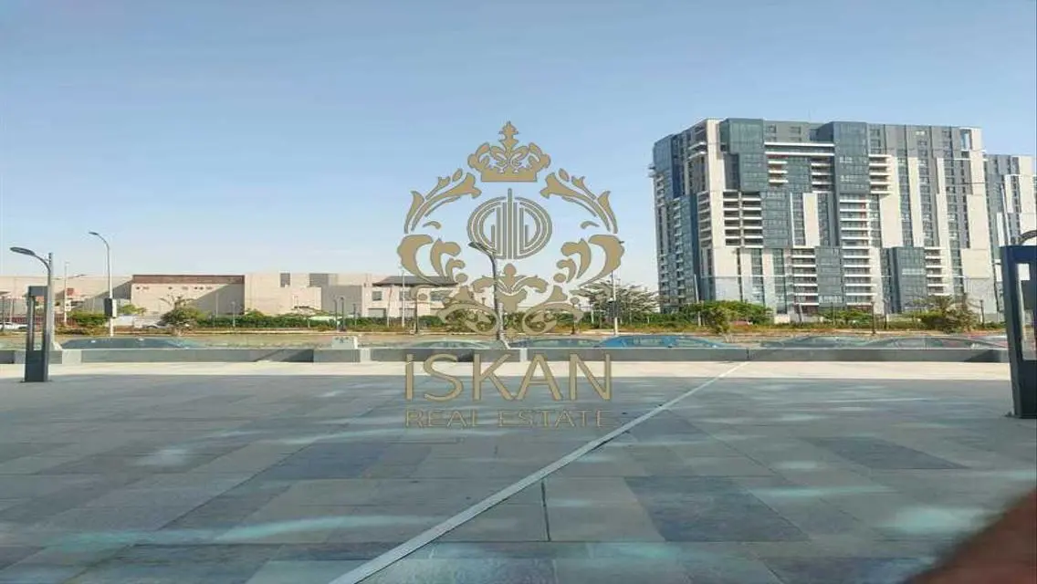 clinic for rent next to Mall of Arabia,under price
