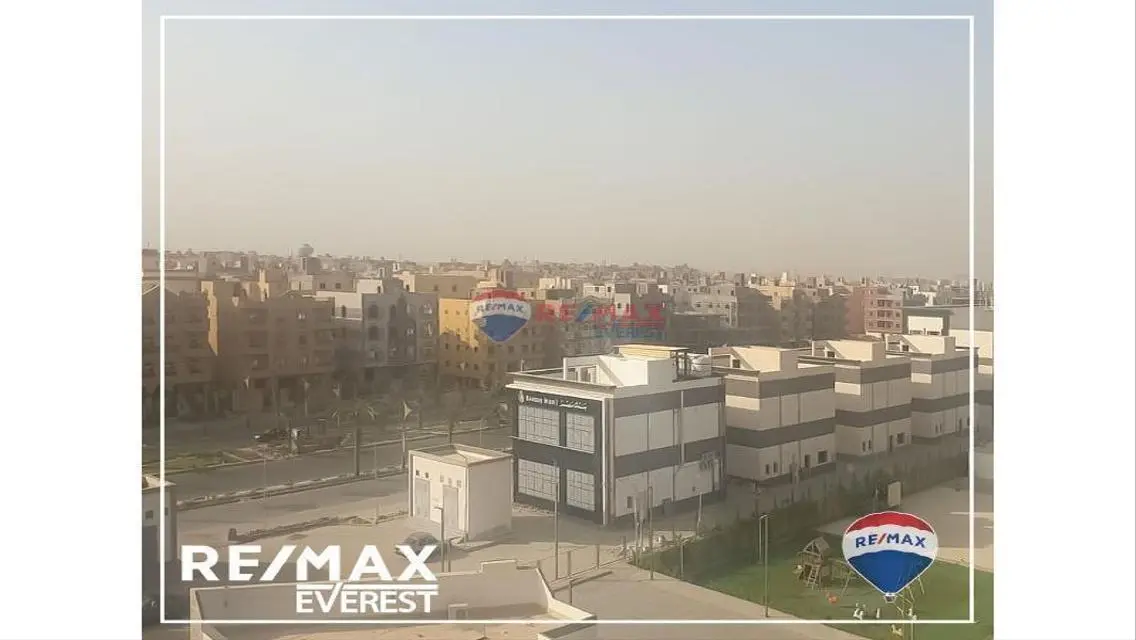 بنتهاوس تشطيب كامل بفيو مميز في كمبوند روك ايدن