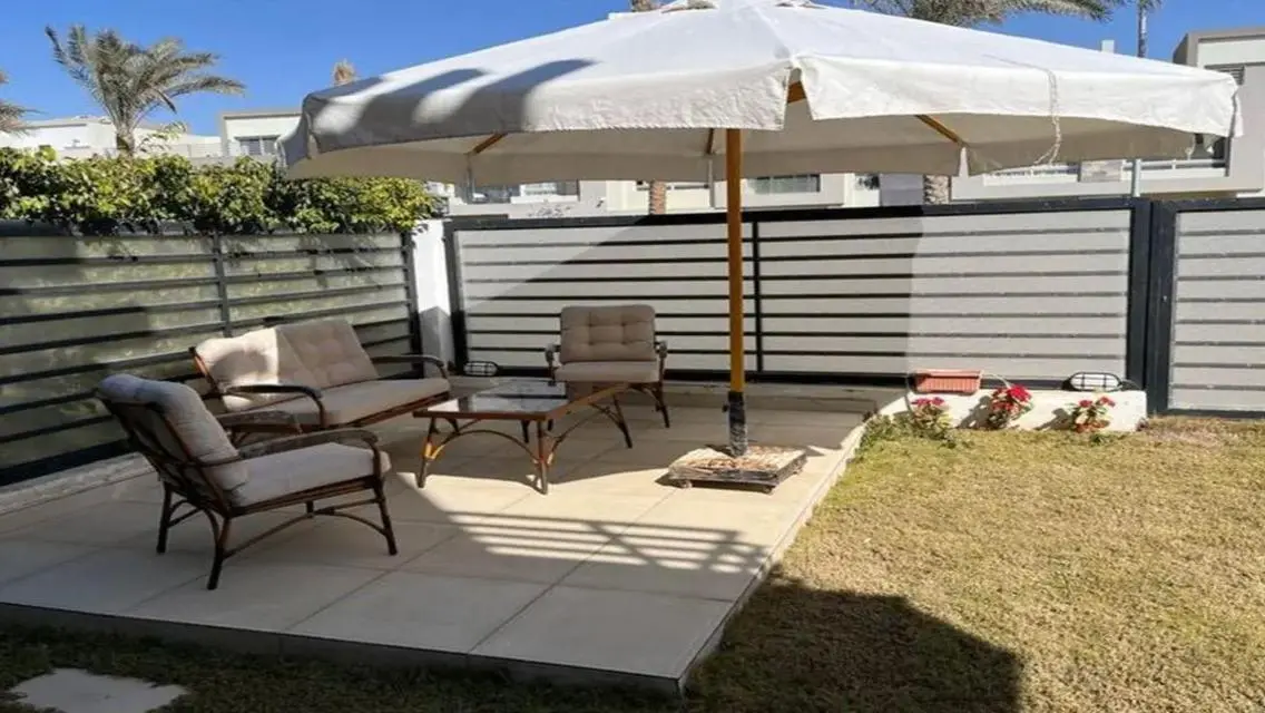Luxury Villa with Private Garden and Swimming Pool for Rent