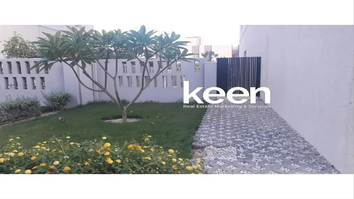 دوبلكس مع حديقة موقع مميز تشطيب كامل