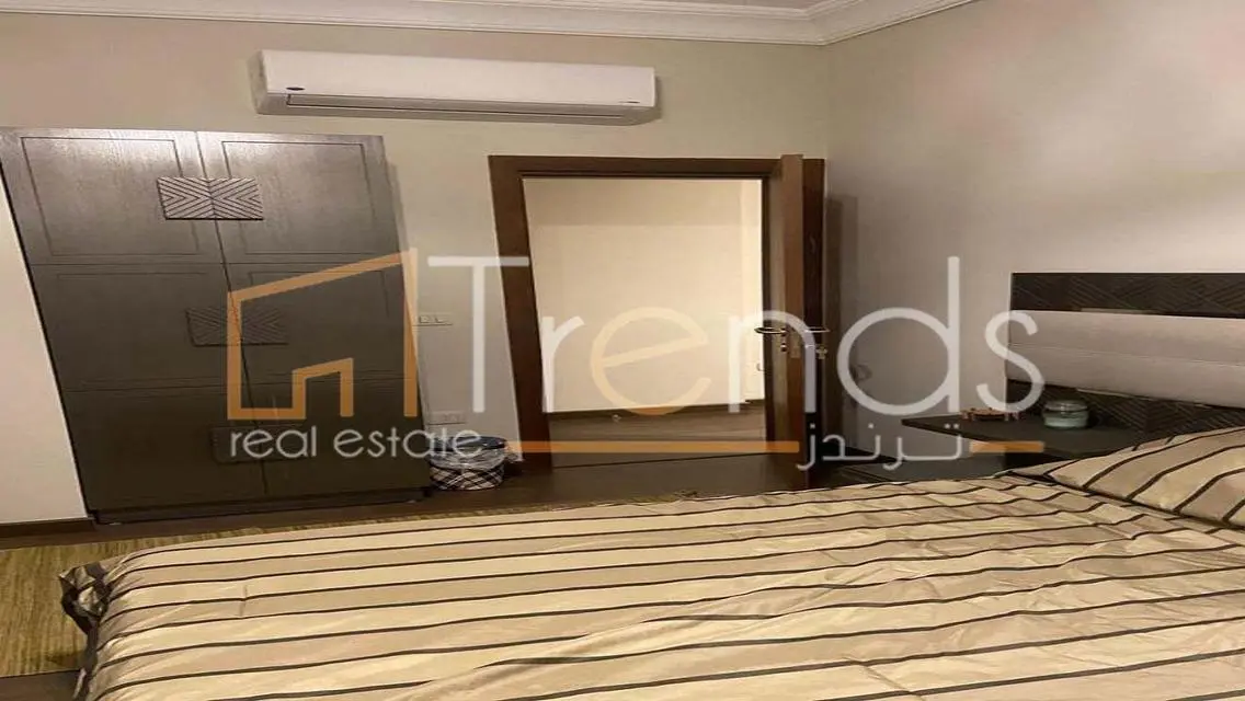 للايجار 3 غرف تكييفات ومطبخ بالاجهزه فى الباتيو7