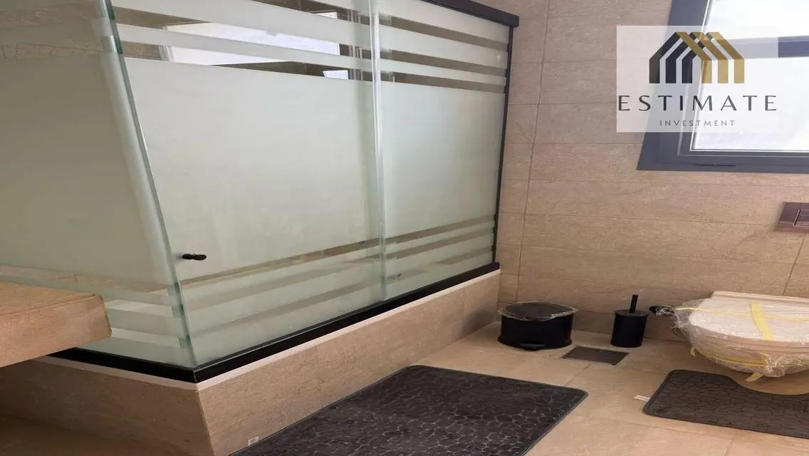 Studio with roof for rent 50m furnishd in Villette