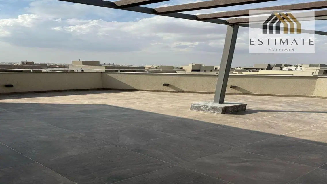 Studio with roof for rent 50m furnishd in Villette