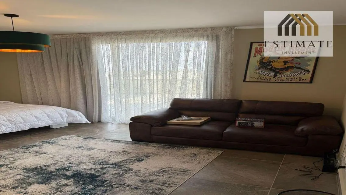 Studio with roof for rent 50m furnishd in Villette