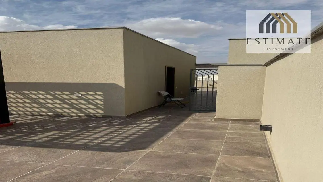 Studio with roof for rent 50m furnishd in Villette