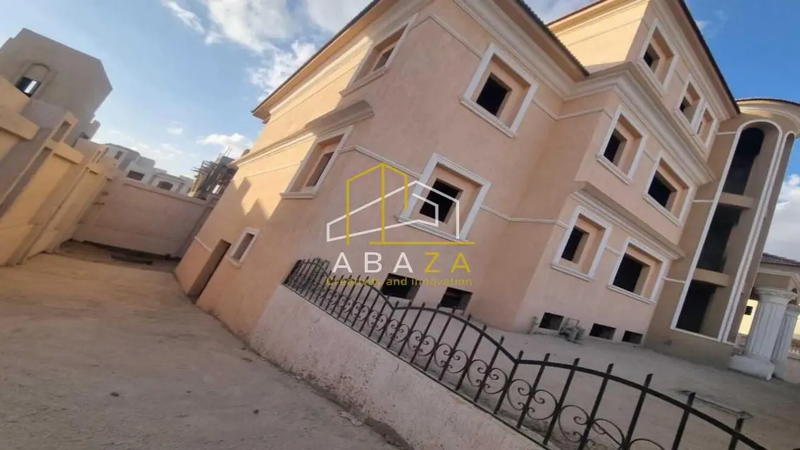 Luxurious Villa for Sale with Private Pool and Garden