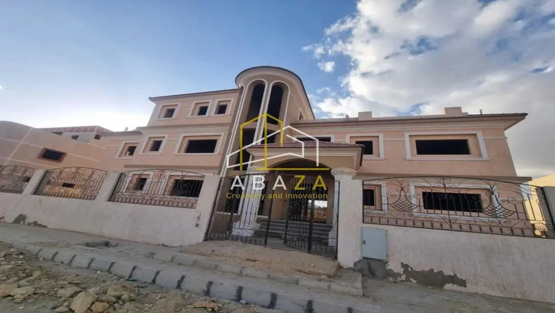 Luxurious Villa for Sale with Private Pool and Garden