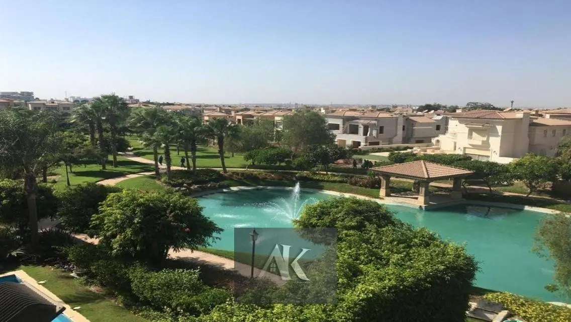 فيلا مستقلة رائعة 297م للبيع في ليك فيو بوتيك