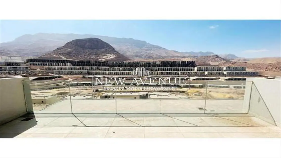 متشطب فيو على البحر والبحيرة - المونت جلالة