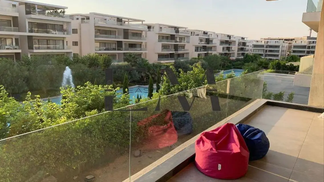 Furnished Apartment for sale in Lake View