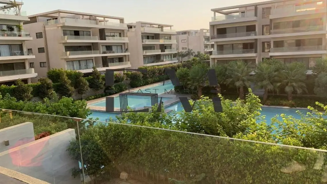 Furnished Apartment for sale in Lake View