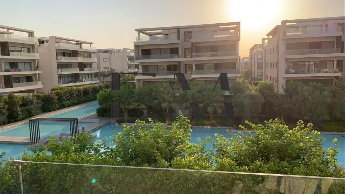 Furnished Apartment for sale in Lake View