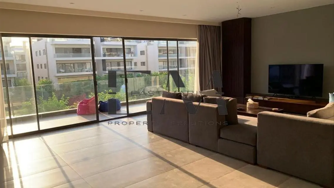 Furnished Apartment for sale in Lake View